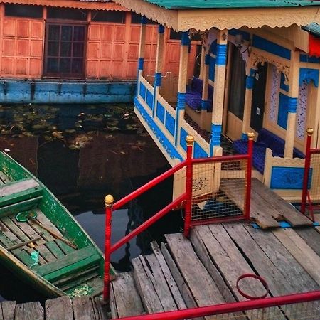 Lalarukh Group Of Houseboats Hotell Srīnagar Eksteriør bilde